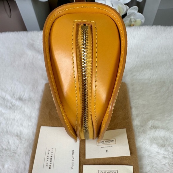 Louis Vuitton Cosmetic Pouch Organizer Dauphine PM Epi Leather n Mustard Yellow - Picture 4 of 16